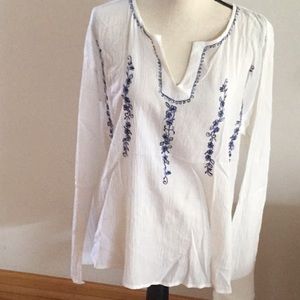 Women’s peasant top